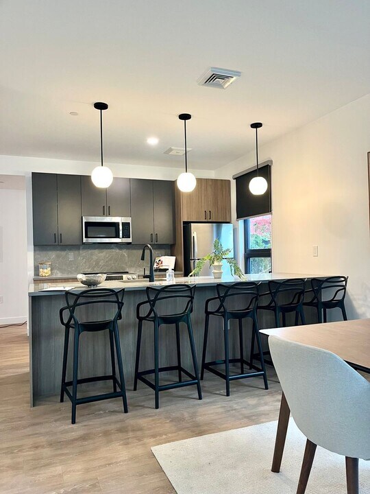 201 Gardner St in Boston, MA - Building Photo