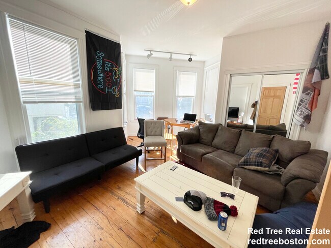 37 Hillside St, Unit 1 in Boston, MA - Foto de edificio - Building Photo