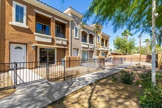 2450 W Glenrosa Ave in Phoenix, AZ - Building Photo - Building Photo