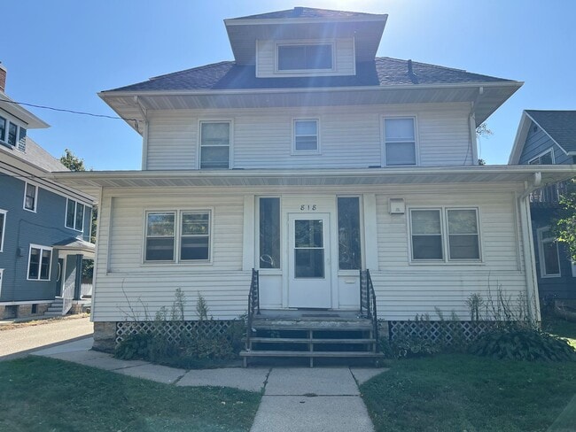 property at 818 W Center St