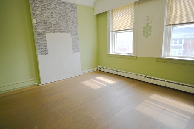 1426 Springfield Ave, Unit 2nd Floor