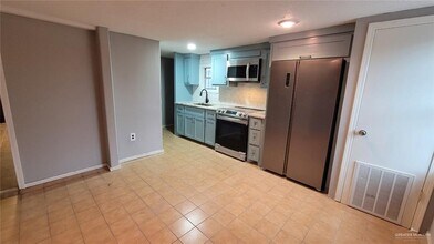 2604 Quince Ln in McAllen, TX - Foto de edificio - Building Photo