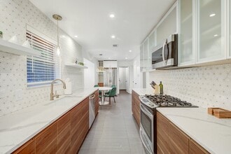 9667 Timberleaf Dr in Dallas, TX - Building Photo - Building Photo