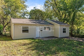 10140 Earl Dr in St. Louis, MO - Building Photo - Building Photo