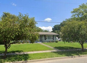 700 N Lincoln Ave in O'Fallon, IL - Building Photo - Building Photo