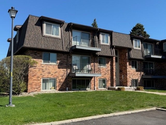 103 Riviera Dr in St. Clair Shores, MI - Building Photo - Building Photo