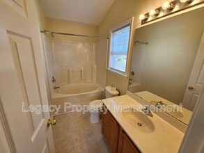 539 Creekview Ct in Burlington, NC - Building Photo - Building Photo