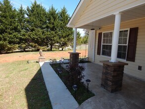 855 Louie Ln in Seneca, SC - Building Photo - Building Photo