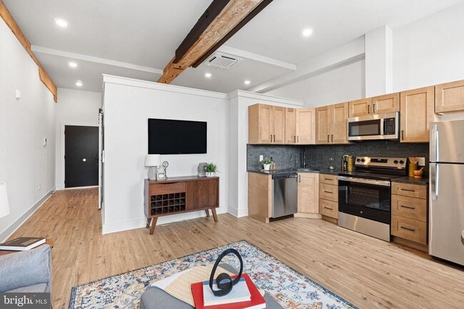 201 Leverington Ave in Philadelphia, PA - Building Photo - Building Photo