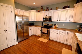 5324 Stone Crest Dr in Manhattan, KS - Building Photo - Building Photo