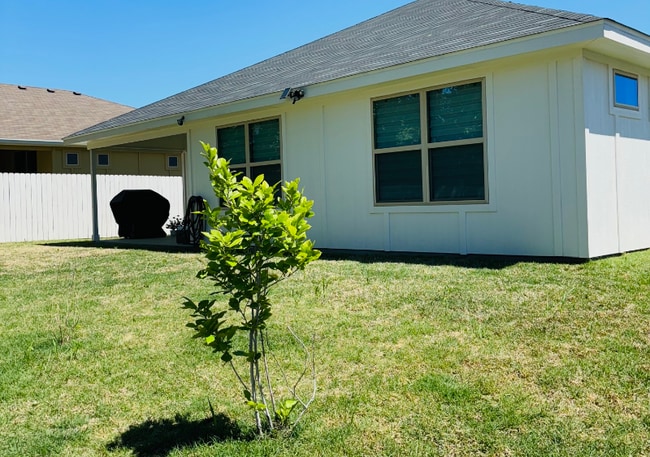 765 Freedom Cir in Nolanville, TX - Building Photo - Building Photo