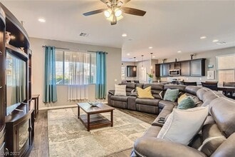 8044 Bear Canyon St in Las Vegas, NV - Building Photo - Building Photo