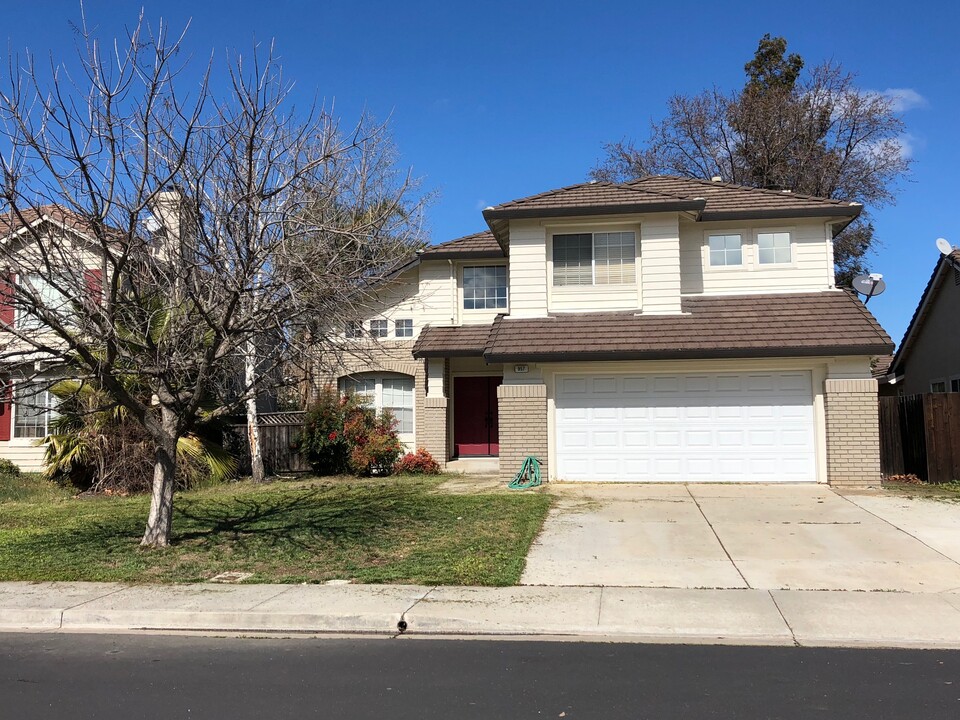 957 Windmeadows Dr in Brentwood, CA - Foto de edificio