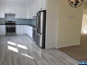 248 2nd St in Palisades Park, NJ - Building Photo - Building Photo