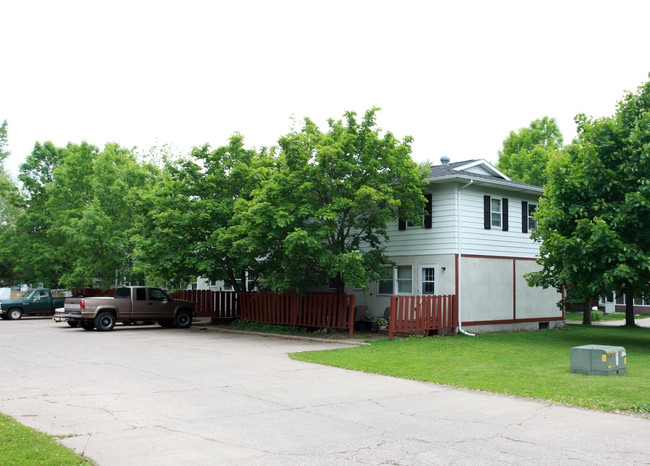 334 4th St in Hudson, WI - Foto de edificio - Building Photo