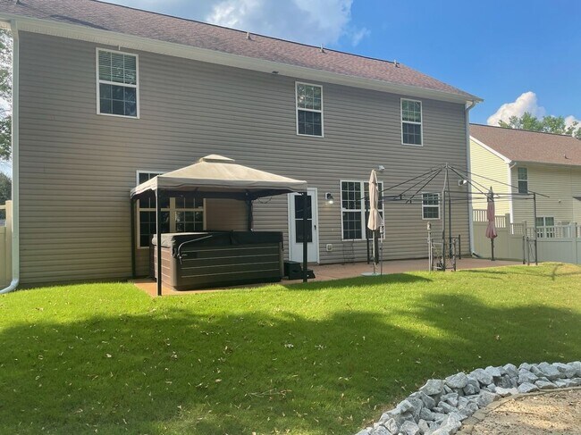 2432 Temple View Dr in Snellville, GA - Building Photo - Building Photo