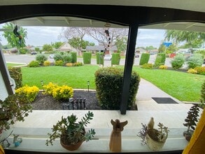 1466 N Caswell Ave in Pomona, CA - Foto de edificio - Building Photo