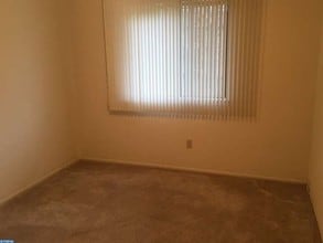 1018 Gum Pl, Unit B in Huntingdon Valley, PA - Foto de edificio - Building Photo