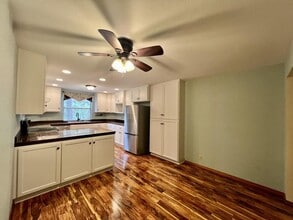 481 Abegg Rd in Merlin, OR - Building Photo - Building Photo