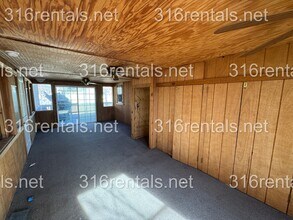 513 Locust St in Halstead, KS - Building Photo - Building Photo