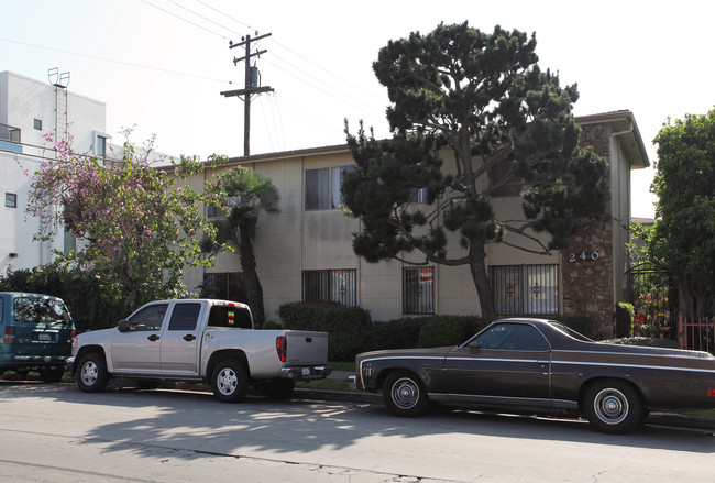 240 E Burnett in Long Beach, CA - Building Photo - Building Photo