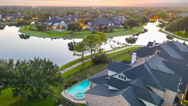 6915 Monarch Lake Ln