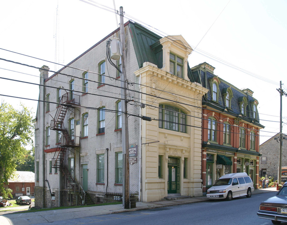 224 W Main St in Parkesburg, PA - Building Photo