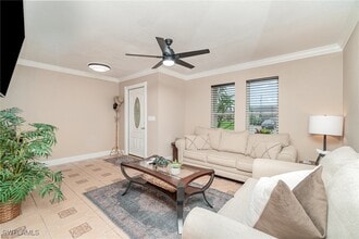 1825 SW 36th Terrace in Cape Coral, FL - Foto de edificio - Building Photo