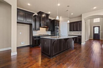 7144 Chelsea Dr in North Richland Hills, TX - Foto de edificio - Building Photo