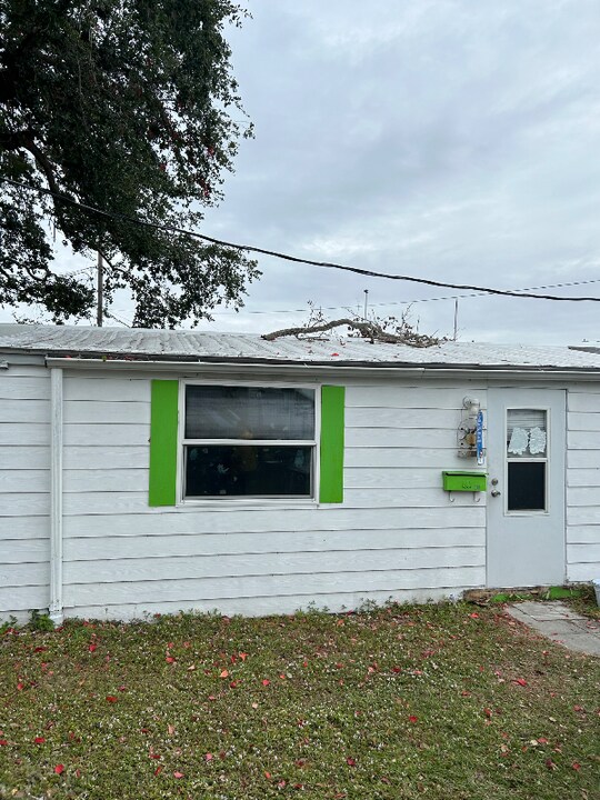 511 Sherwood in Bradenton, FL - Building Photo