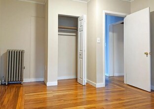 58 Buzzells Ln, Unit 1 in Medford, MA - Building Photo - Building Photo