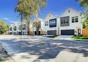 9412 McGallion Rd in Houston, TX - Building Photo - Building Photo