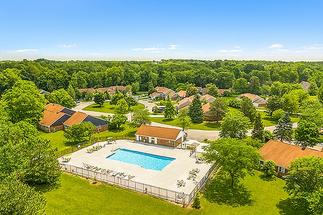 83 West in West Bloomfield, MI - Foto de edificio - Building Photo