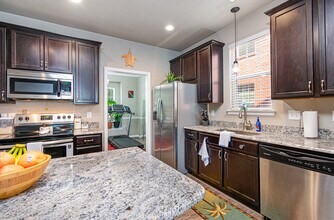 2808 Church St in Norfolk, VA - Building Photo - Building Photo