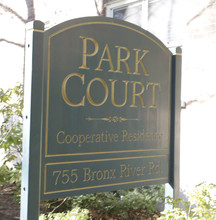 Park Court in Yonkers, NY - Foto de edificio - Building Photo