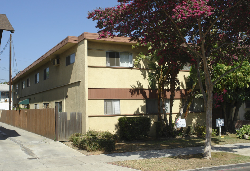 104 N 2nd St in Alhambra, CA - Building Photo