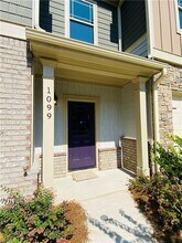 1099 N Village Dr in Decatur, GA - Building Photo - Building Photo