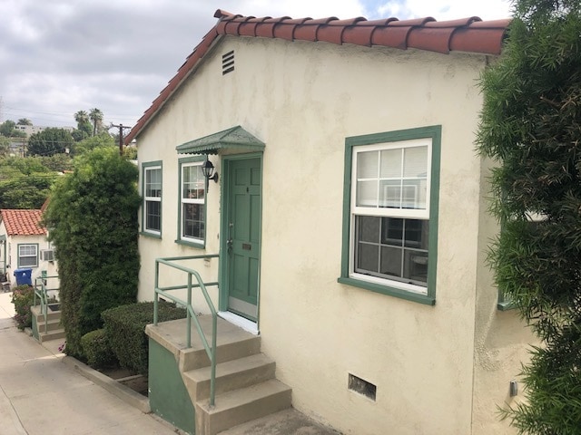 property at 2934 Rowena Ave