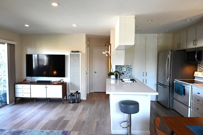 23304 Sesame St, Unit 16J in Torrance, CA - Building Photo - Building Photo