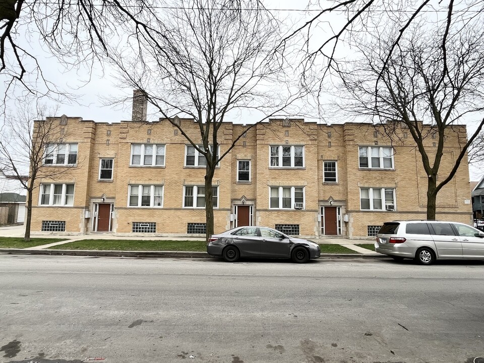 956 N Kildare Ave in Chicago, IL - Building Photo