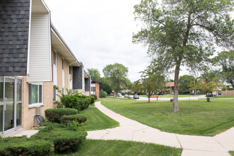 4061 S 65th St in Greenfield, WI - Building Photo - Building Photo