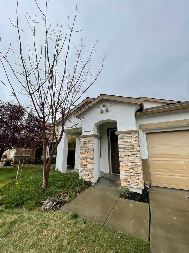 property at 4329 Strathmore Pl