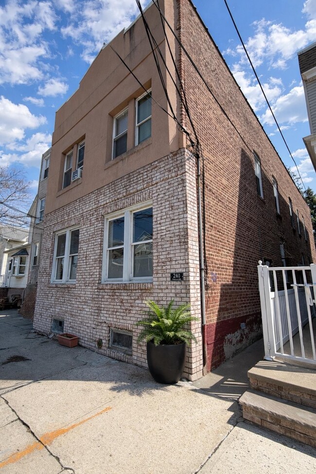 260 Prospect Ave in Bayonne, NJ - Building Photo - Building Photo