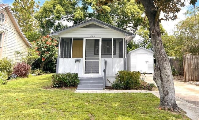 property at 846 E Walnut St
