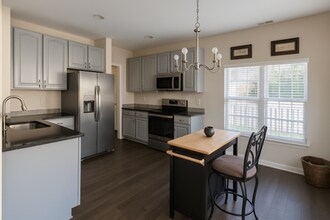 14026 Cinnabar Pl in Huntersville, NC - Foto de edificio - Building Photo