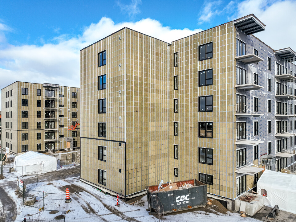 L'Astral in Québec, QC - Building Photo