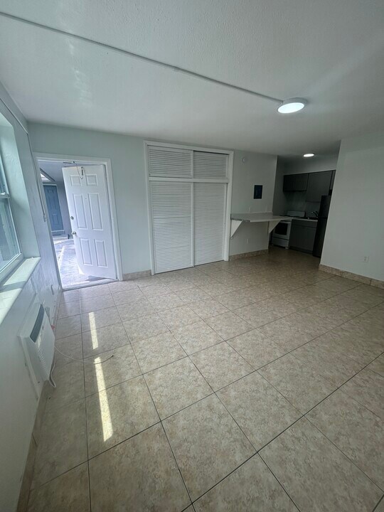 7511 Venetian St in Miramar, FL - Building Photo