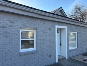 811 W 8th St in New Albany, IN - Foto de edificio - Building Photo