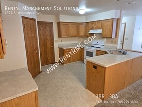 4327 SE Wisconsin Ave in Topeka, KS - Building Photo - Building Photo