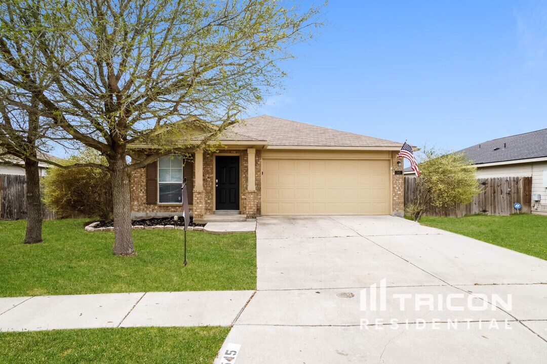 545 Starling Creek in New Braunfels, TX - Building Photo